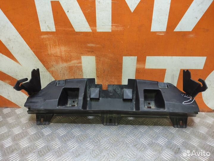 Дефлектор радиатора Jeep Grand Cherokee WK2