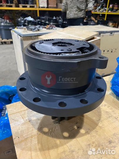 Редуктор поворота башни Hitachi ZX60