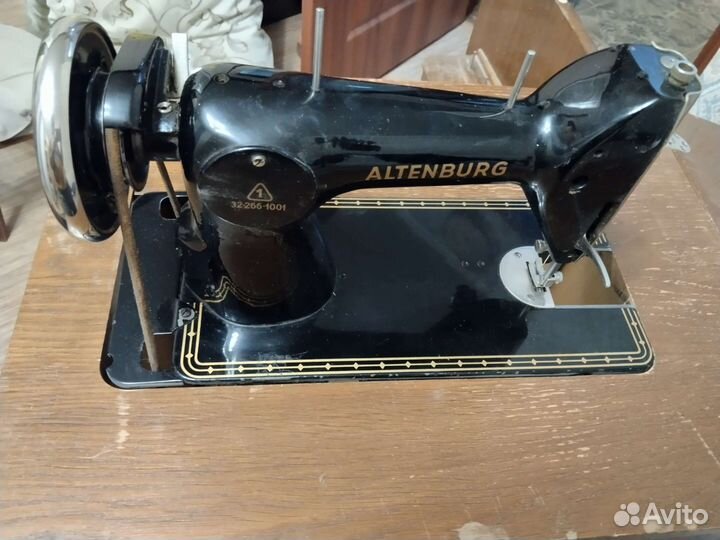 Ножная швейная машина Altenburg Германия