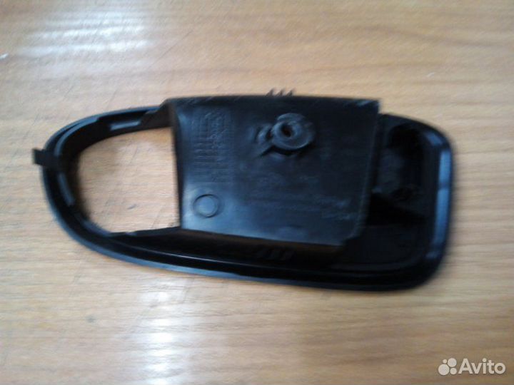 Накладка ручки внутренней передняя правая Ford