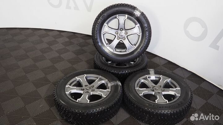 Комплект колёс Toyota R17