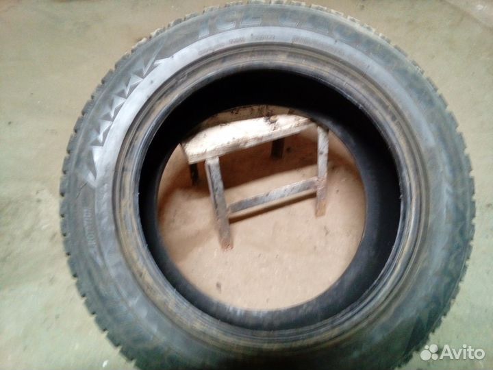 Bridgestone Ice Cruiser 7000 215/55 R16