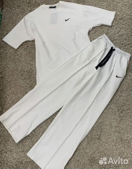 Спортивный костюм женский