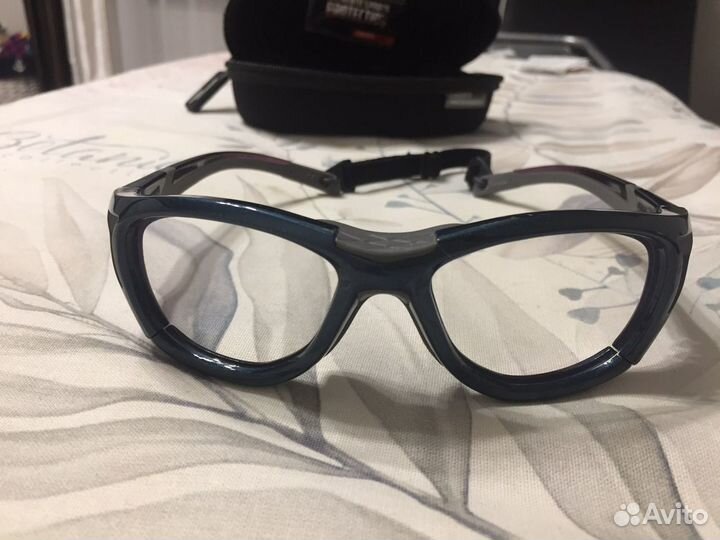 Очки спортивные