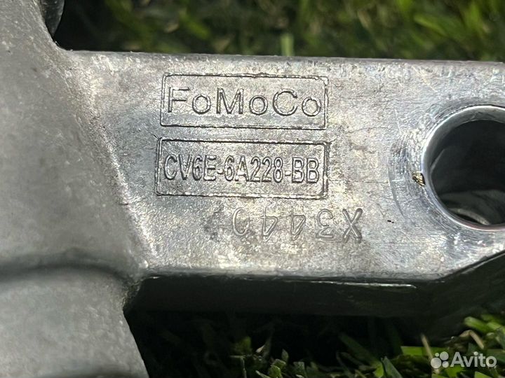 Натяжитель ремня генератора Ford Mustang