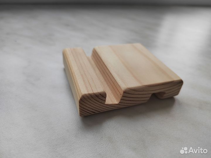 Подставка для телефона из дерева