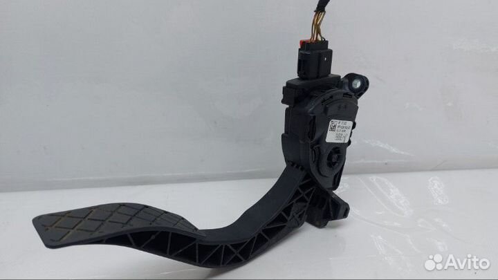 Педаль газа Audi A5 3.2 2009
