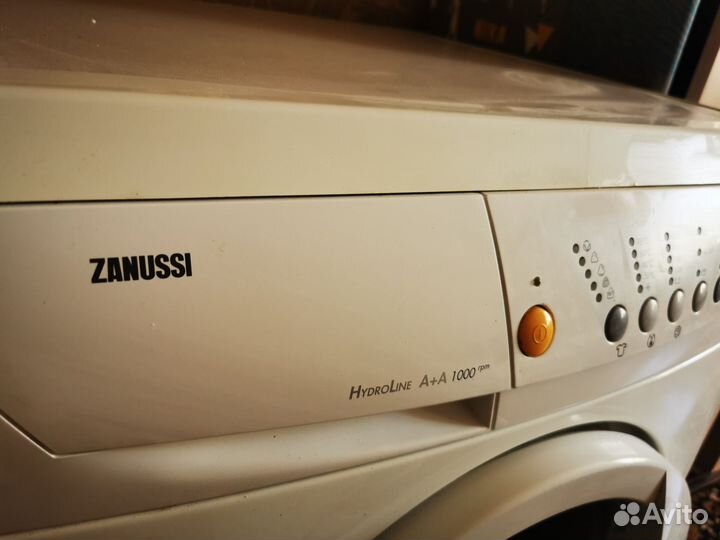 Стиральная машина б/у Zanusi. Надёжная