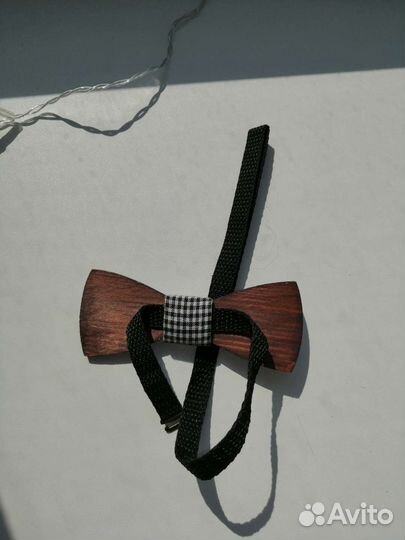 Галстук бабочка деревянная