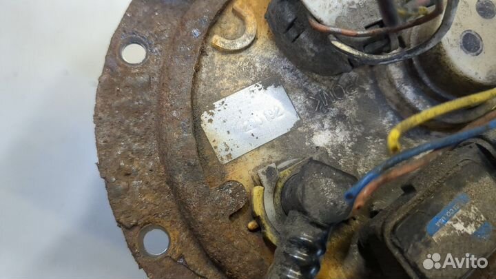 Насос топливный электрический Toyota Matrix, 2003