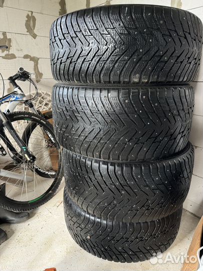 Nokian Tyres Hakkapeliitta 8 275/45 R21 и 315/40 R21