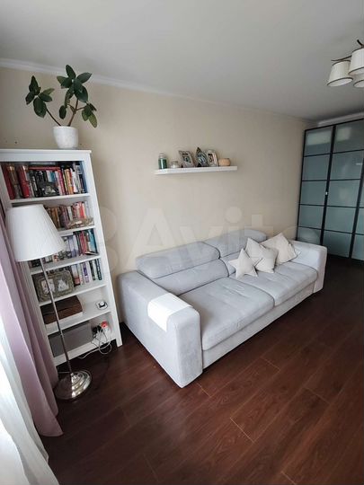 2-к. квартира, 53 м², 8/17 эт.