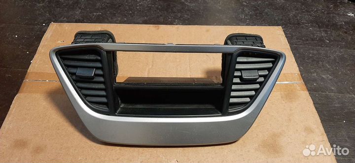 Hyundai Solaris 2 рамка магнитолы