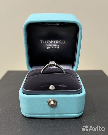 Помолвочное кольцо Tiffany Harmony