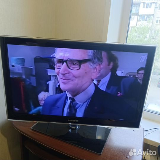 Телевизор samsung