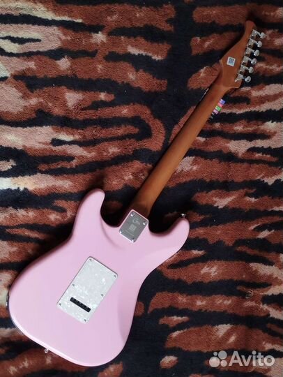 Гитара Mooer gtrs S800