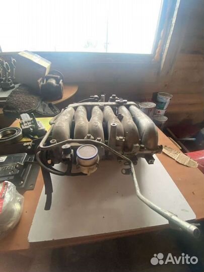 Впускной коллектор с заслонками Mitsubishi pajero