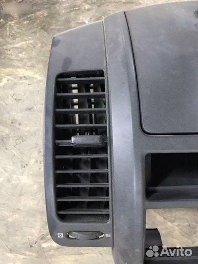 Бардачок центральный Nissan Note E11