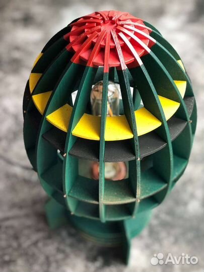 Настольная лампа-светильник 