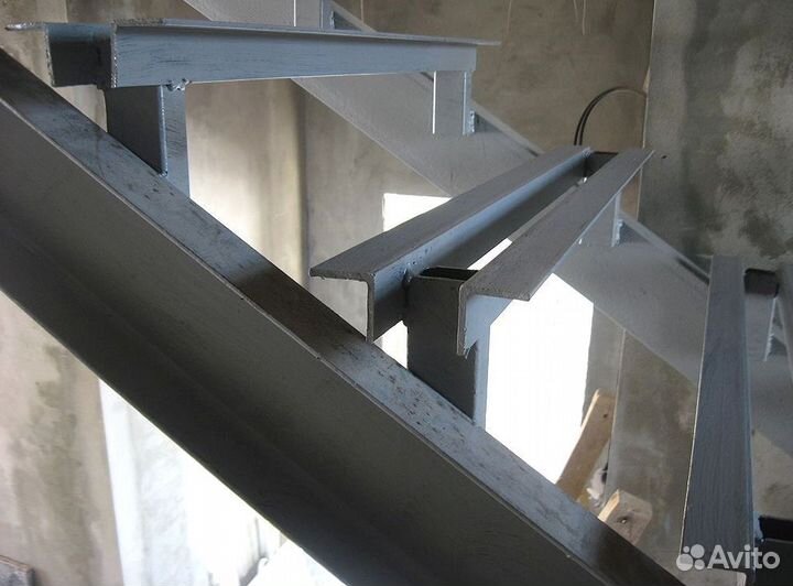 Металлокаркас лестницы/лестница
