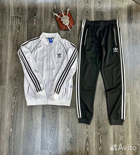 Спортивный костюм adidas