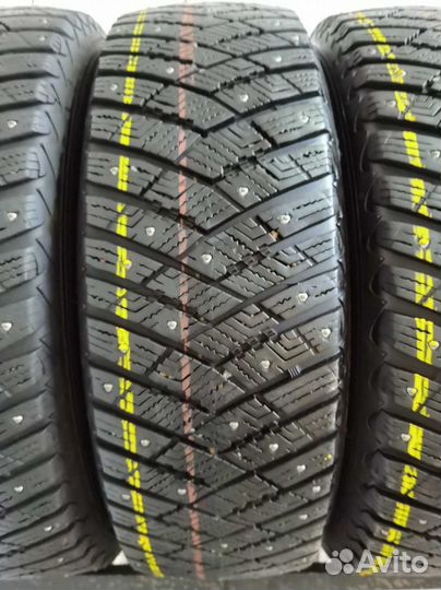 Goodyear Ultra Grip Ice Arctic 2 215/65 R17 99T
