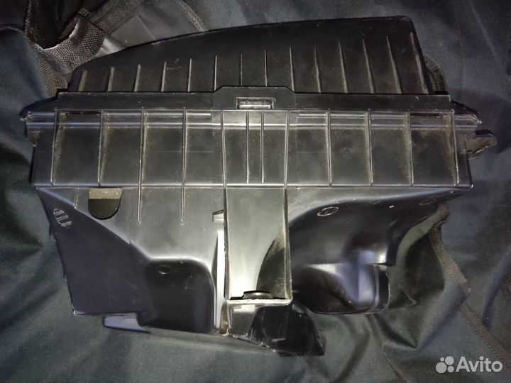 Корпус фильтра воздушного Volvo