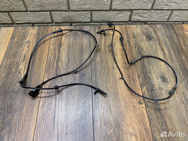 Infiniti Q50 (V37) Датчик ABS передний LH RH