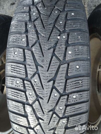 Nokian Tyres Hakkapeliitta 7 215/65 R16