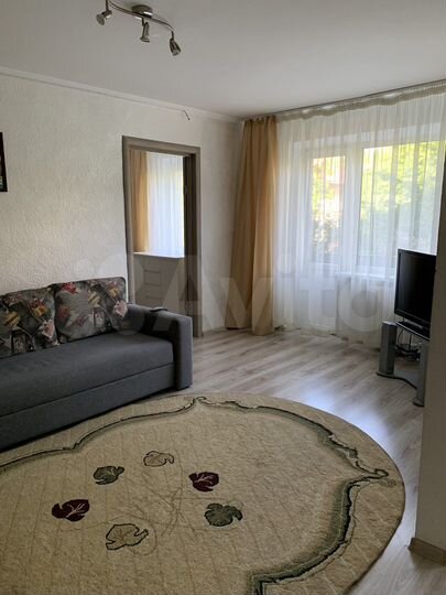 2-к. квартира, 43 м², 2/5 эт.