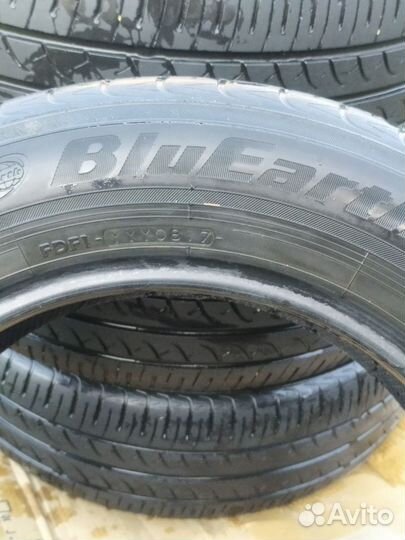 Yokohama BluEarth AE01 215/60 R16