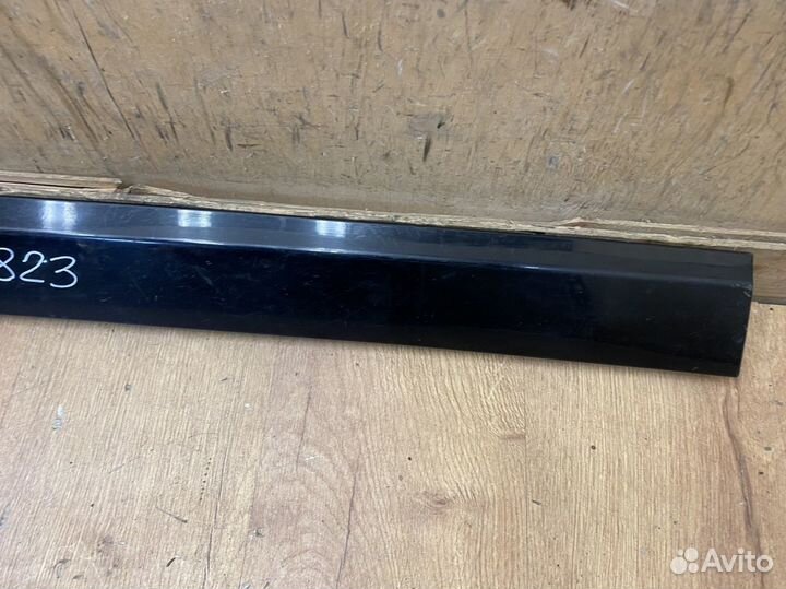 Накладка двери передней левой Volvo XC60 2013-2017