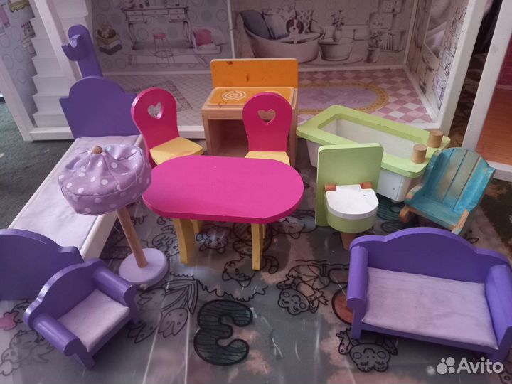 Домик кукольный