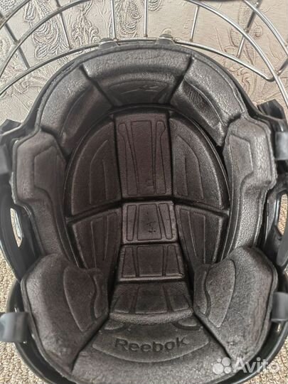 Хоккейный шлем