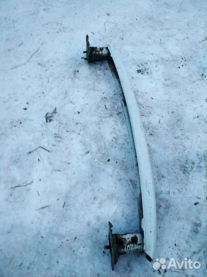 Усилитель бампера Skoda Octavia