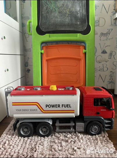 Бензовоз bruder