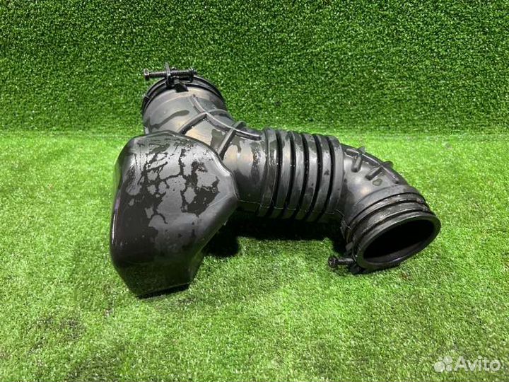 Патрубок воздушного фильтра Kia Rio седан 1.4 2014