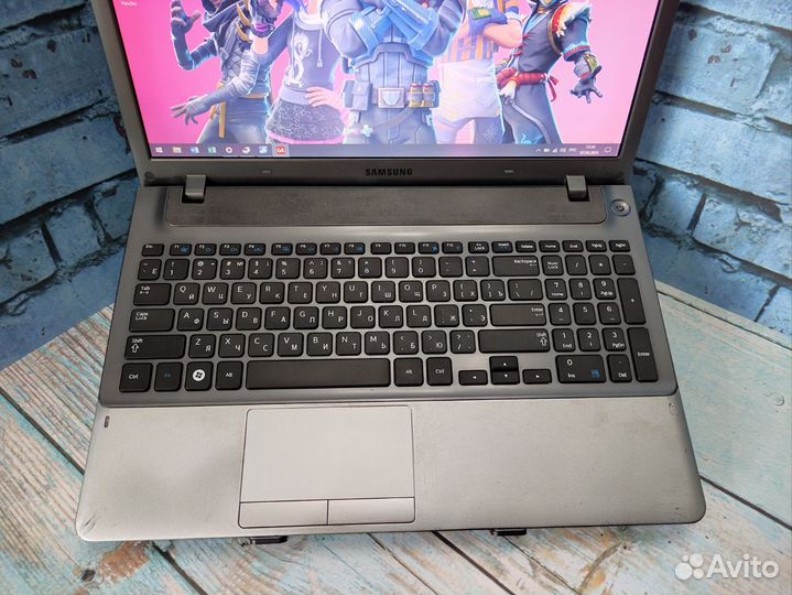 Шустрый ноутбук Samsung AMD A10/6Gb/HD7600M