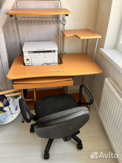 Компьютерный стол и стул