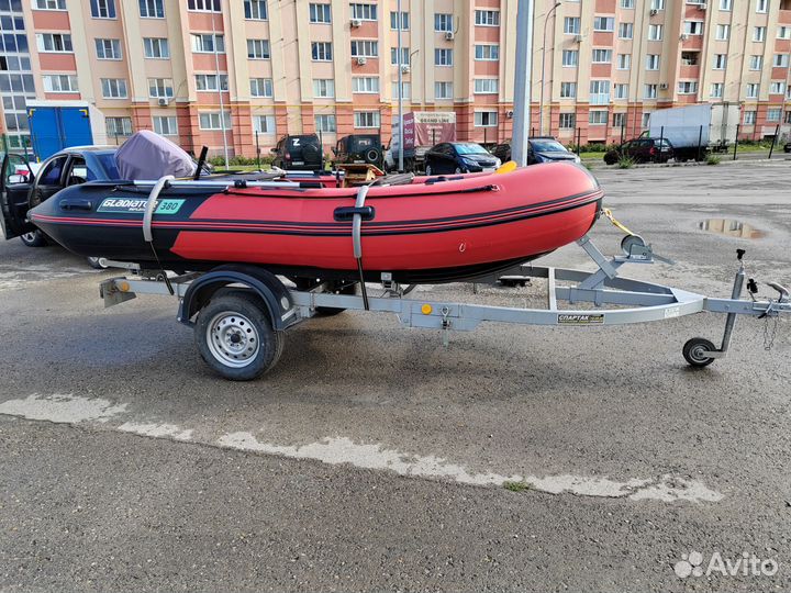 Гладиатор е 380 нднд с мотором Mercury15+прицеп