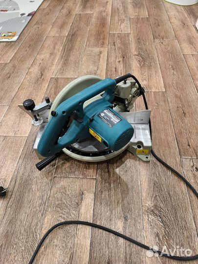 Торцовочная пила Makita ls 1040