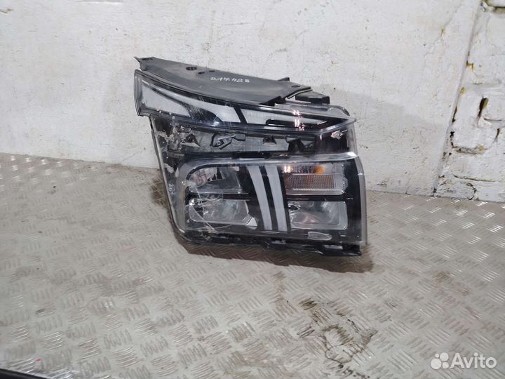 Фара правая Hyundai Santa Fe 4
