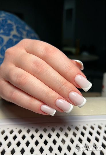 Маникюр, наращивание ногтей, оформление бровей