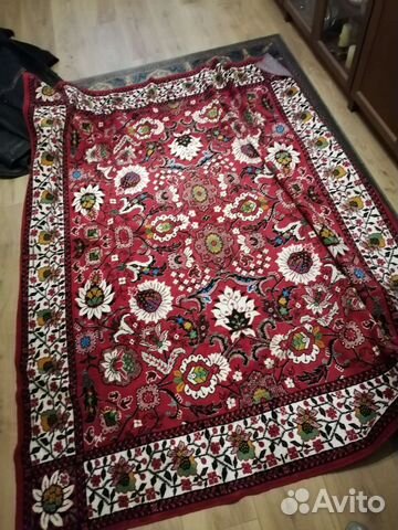 Ковер плюшевый, занавески