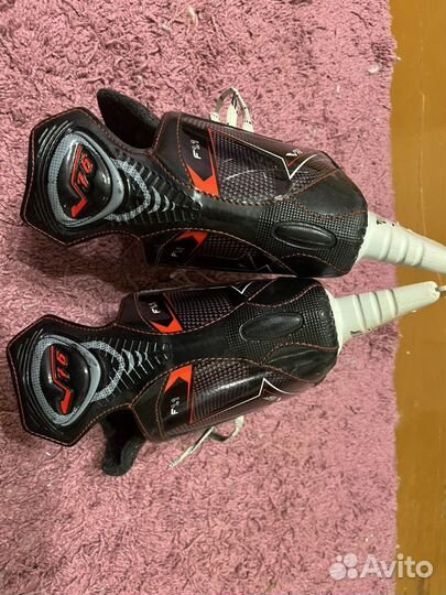 Коньки хоккейные v76 f1.1