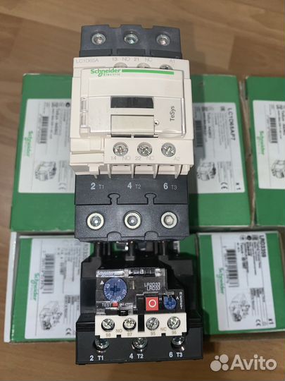 Контактор Шнаидер LC1D65AP7