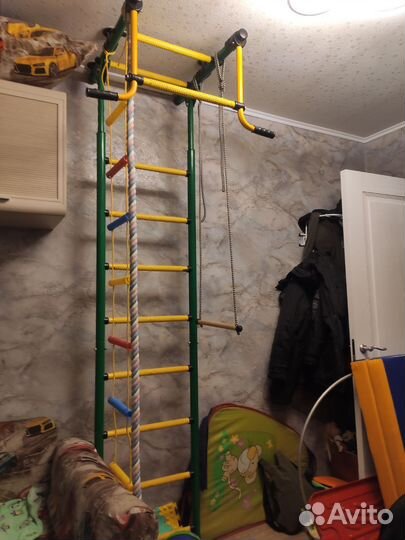 Шведская стенка с турником бу