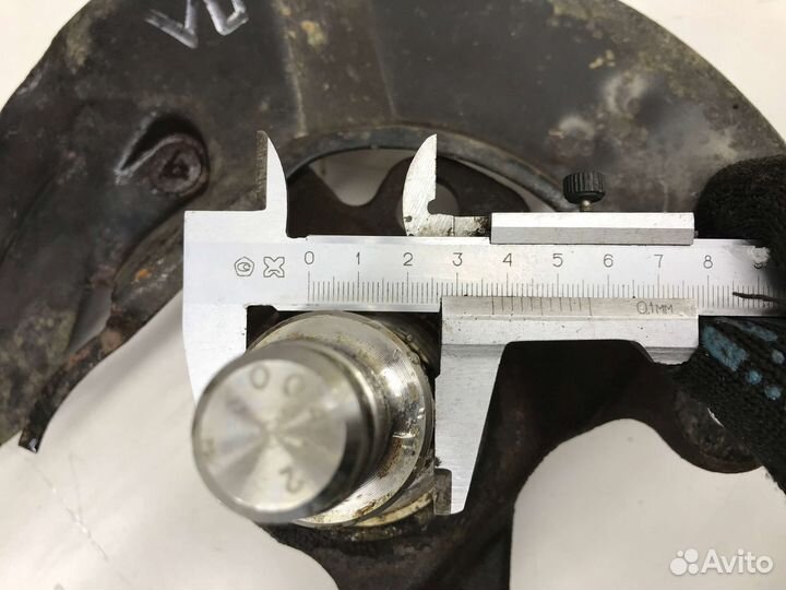 Кулак поворотный п/л Lincoln Town Car FN145 2001