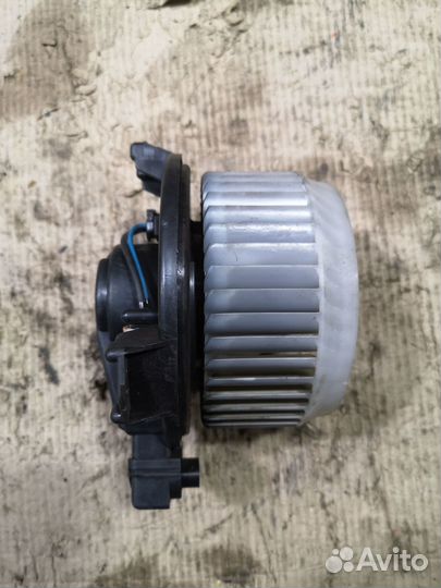 Моторчик печки Toyota Vitz KSP90