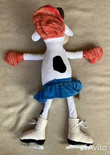 Мягкая игрушка корова на коньках